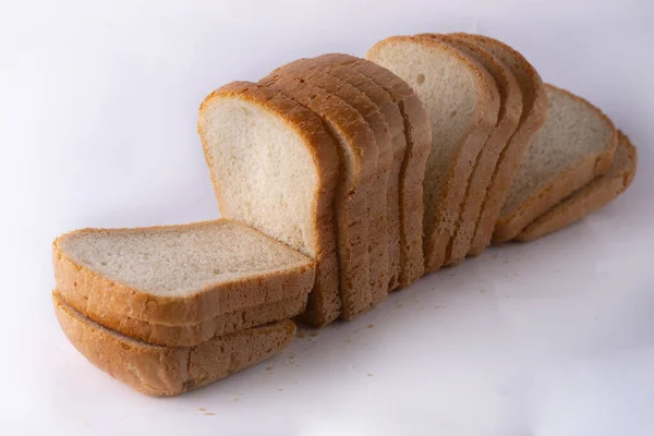 Somun Ekmek Ekmek Ekmek Somun Soyutlanmış Beyaz Dilimlenmiş Buğday Kahverengi — Stok fotoğraf