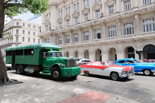 Camion ciężarówka autobus. Transportu publicznego — Zdjęcie stockowe