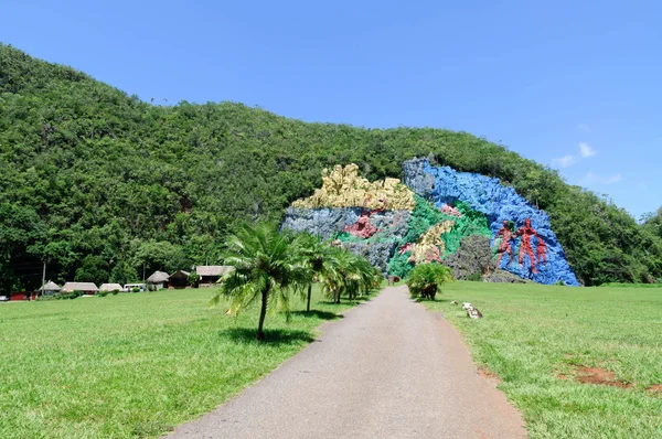 De muurschildering van de prehistorie, Viñales Valley, Cuba — Stockfoto