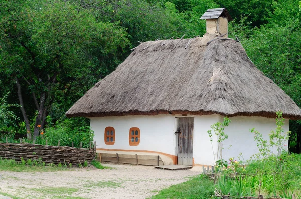 Dom wsi ukraińskiej — Zdjęcie stockowe