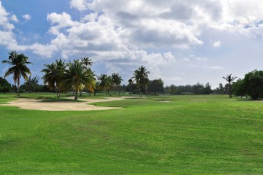 Tropikal golf sahası