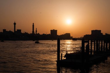 sunset Bay Creek'te Dubai