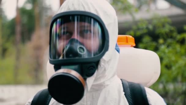 Disinfettante qualificato nel respiratore di sicurezza — Video Stock