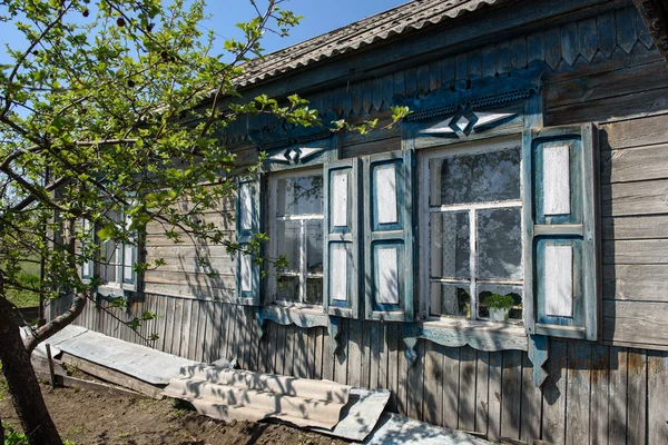 Altes russisches Holzhaus — Stockfoto