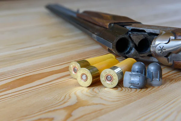 Hunting rifle and ammunition — Stock Photo, Image