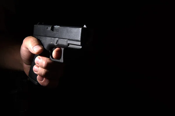 Glock tabanca elinde