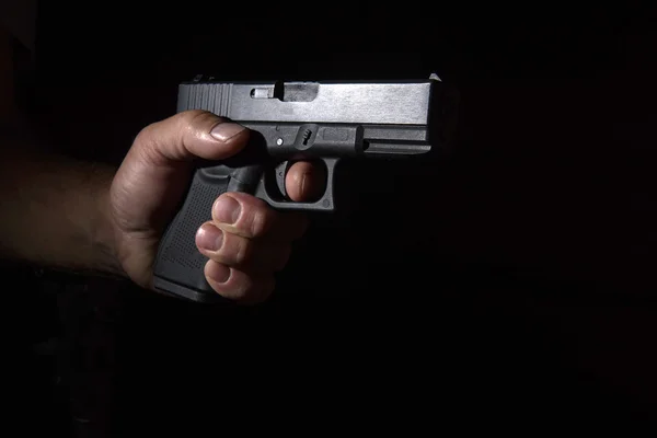 Glock-pistol i handen — Stockfoto