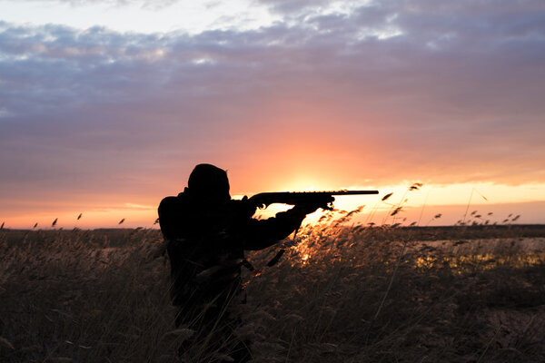 Силуэт охотника
