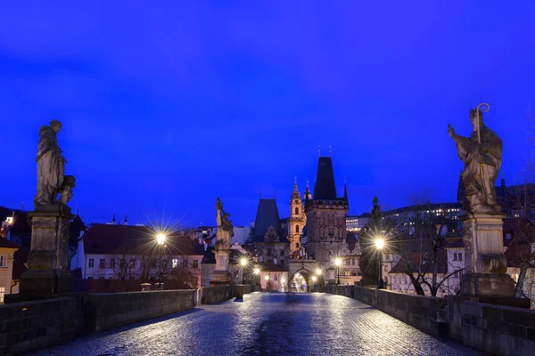 Lopen naar nachtleven Praag — Stockfoto