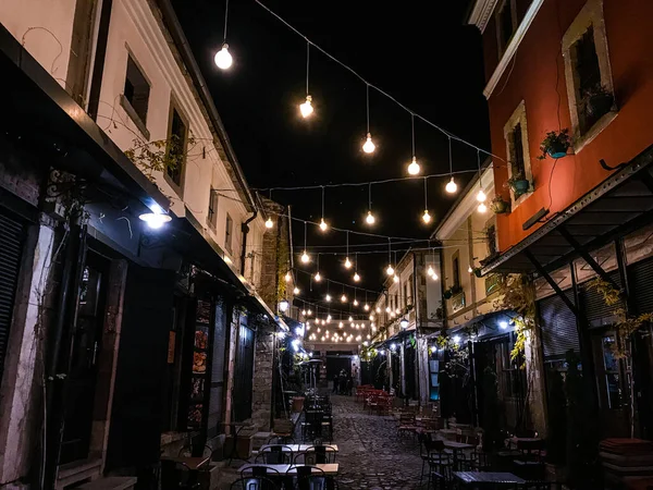 Calle Estrecha Vacía Por Noche — Foto de Stock