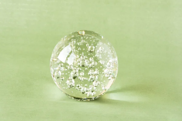 Bir cam top iç kabarcıklar ile