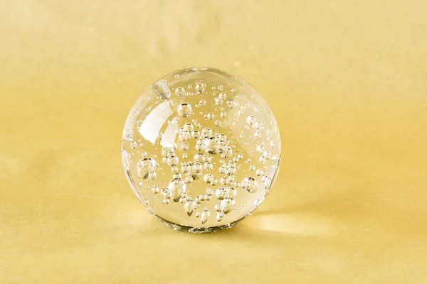 Una bola de vidrio con burbujas internas — Foto de Stock