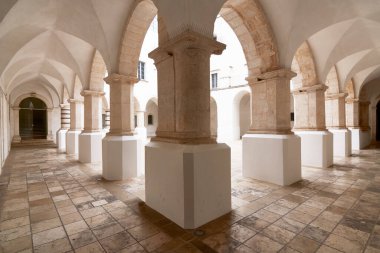Güney İtalya 'daki genel manastırın güzel manzarası Apulia Puglia