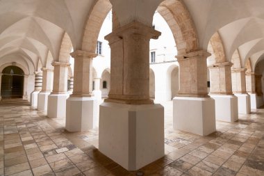 Güney İtalya 'daki genel manastırın güzel manzarası Apulia Puglia