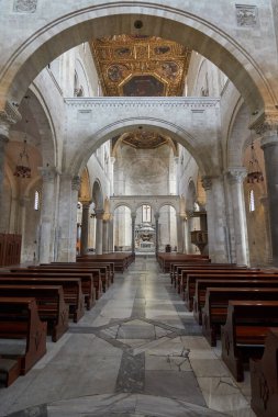 Saint Nicolas Bazilikası, Bari Apulia Puglia İtalya 'da San Nicola de Bari olarak da bilinir.
