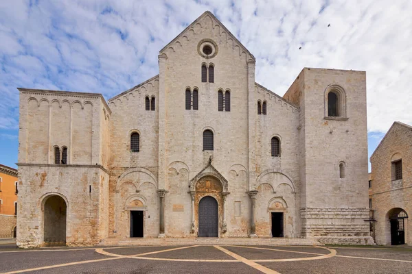 聖ニコラ大聖堂また バーリプーリアプーリアで聖ニコラ バーリとして知られていますイタリア — ストック写真