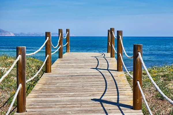 Pasarela Madera Que Accede Canova Beach Blue Waters Mallorca España — Foto de Stock
