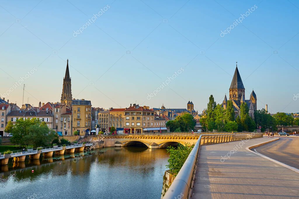 Pont De Metz