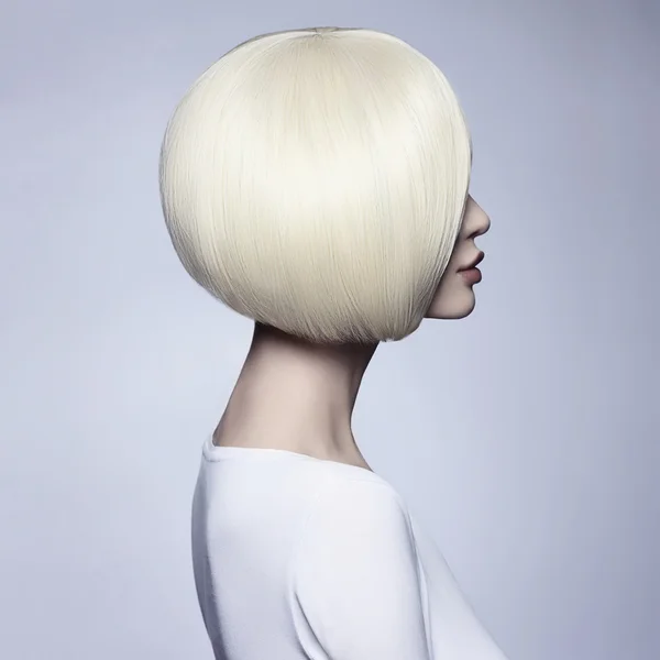 Beautiful woman.bob hairstyle — Stock Photo, Image