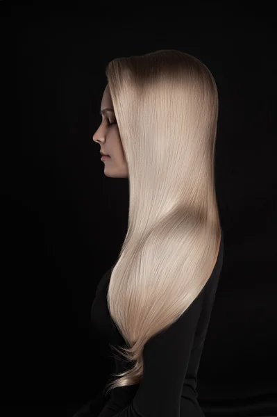 Bela loira maravilhoso cabelo — Fotografia de Stock