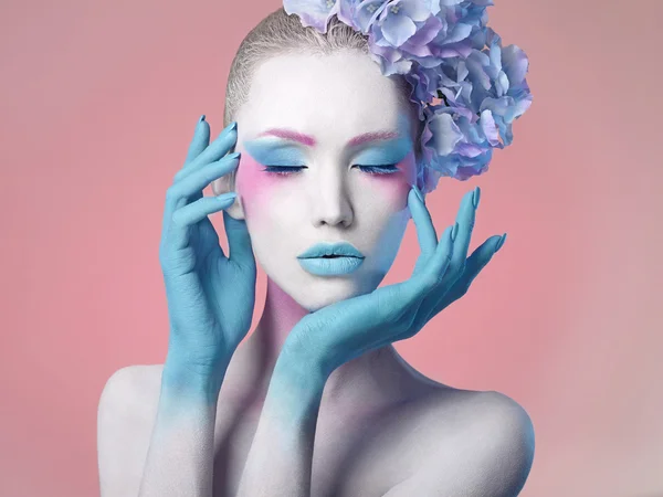 güzel girl.flower hairstyle.body sanat