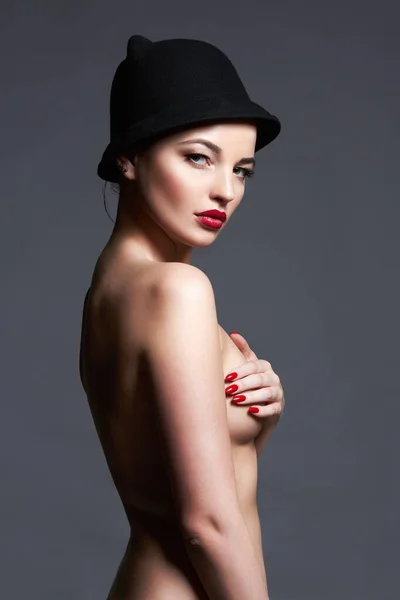 Hermosa Mujer Desnuda Con Sombrero Cuerpo Desnudo Chica Con Maquillaje — Foto de Stock