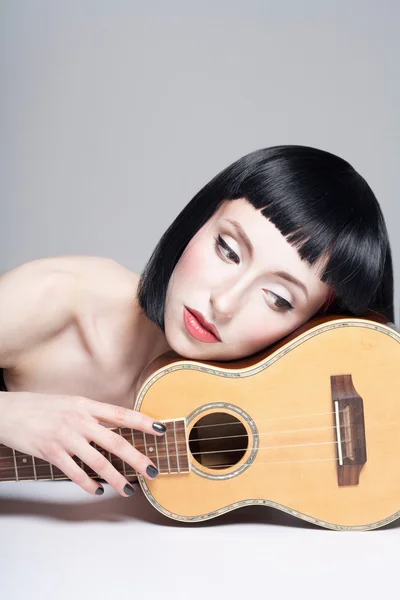 ウクレレ guitar.music でセクシーな女の子 — ストック写真