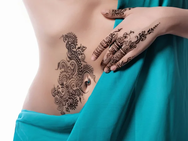 Bellydancer girl painted henna — Stock Photo, Image