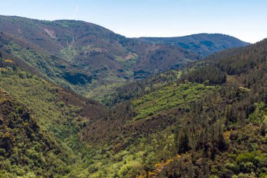 Güzel doğal dağ manzarası O Courel, Galiçya, İspanya