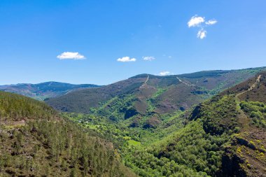 Güzel doğal dağ manzarası O Courel, Galiçya, İspanya
