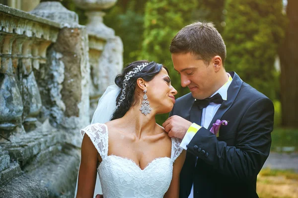 Huwelijk, romantische jonge paar liefhebbers — Stockfoto