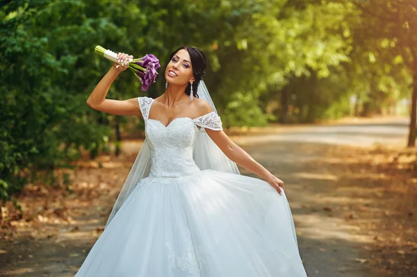 Hochzeitstag eines jungen Paares — Stockfoto