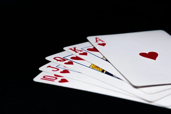 Royal flush koyu arka plan üzerinde