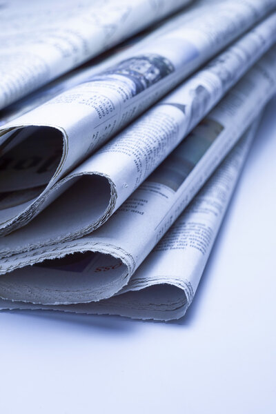 Серия газет, синий тон

