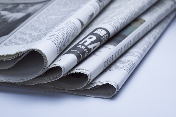 Серия газет, синий тон
