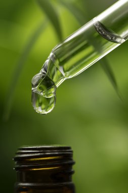 Bitkisel özü Damlalık