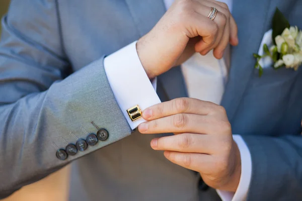 Close-up de elegância mãos masculinas — Fotografia de Stock