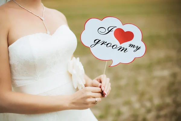 Adoro o meu noivo. Noiva no dia do casamento — Fotografia de Stock