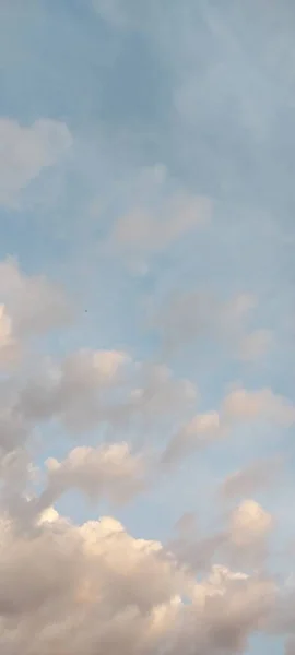 Gökyüzündeki bulutlar