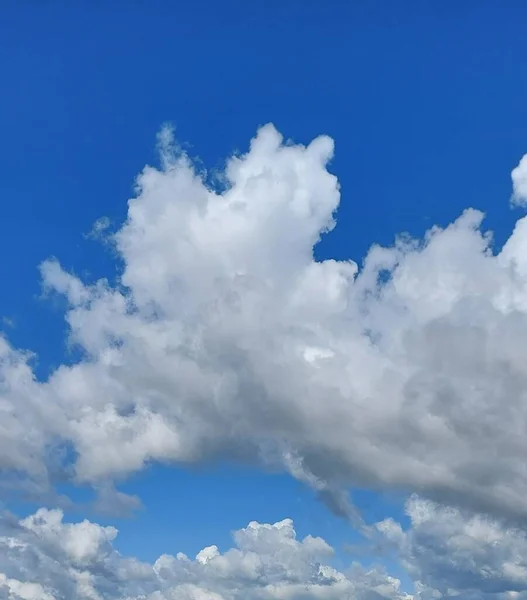 Bianco Belle Nuvole Blu Cielo Bello Sfondo Carta Parati Parete — Foto Stock