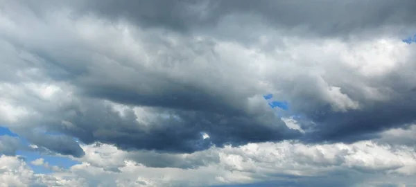 Güzel Kara Fırtına Bulutları Masaüstü Duvar Kağıdı