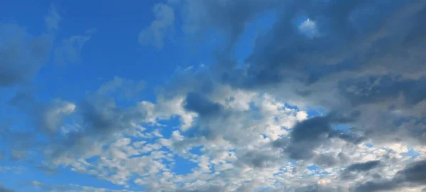 Beyaz Güzel Bulutlar Mavi Gökyüzü Güzel Arkaplan Duvarı