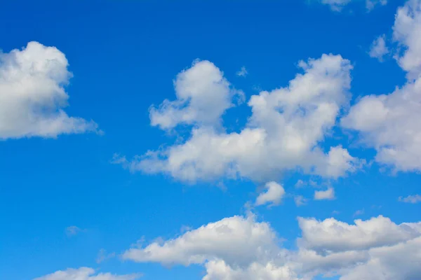 Branco Belas Nuvens Céu Azul Fundo Bonito Parede Papel Parede — Fotografia de Stock