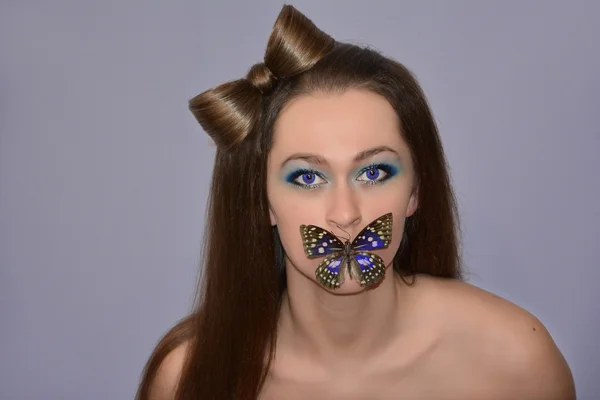 Yay ile güzel kız portresi