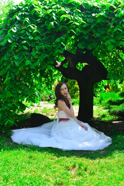 kıvırcık saç modeli ile