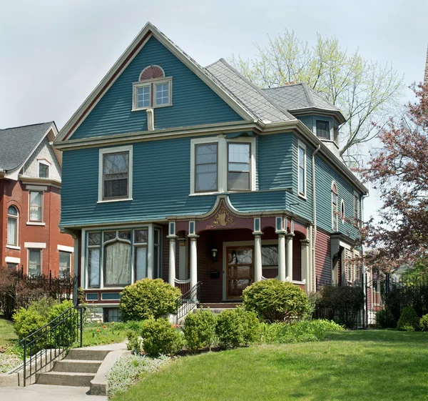 Blue & Mauve Victorian Home — Stock Photo, Image