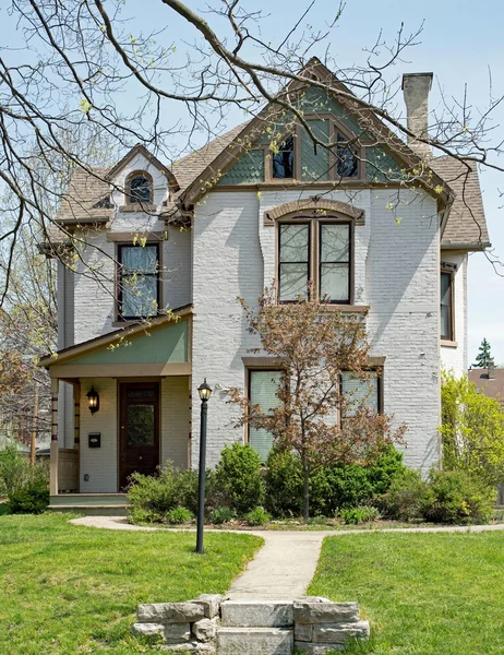 Old Painted Brick House — Stock Photo, Image