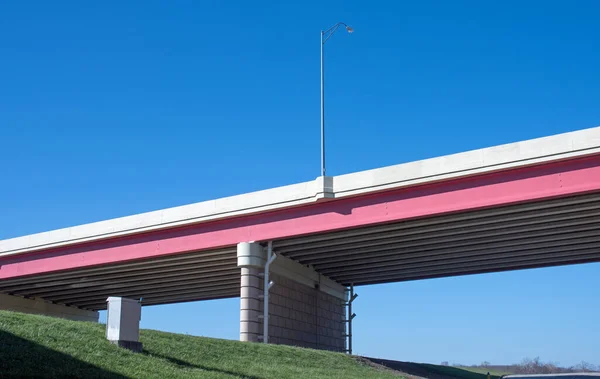 Highway Overpass Single Lamppost — Stock Photo, Image