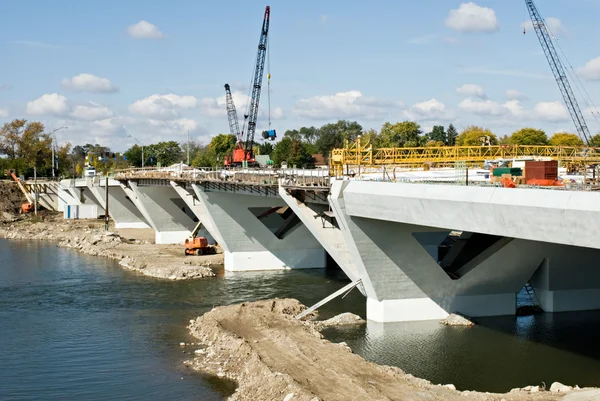 Ponte in corso — Foto Stock