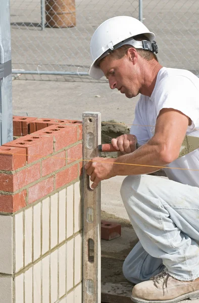Leveling Bricks — Stock Photo, Image